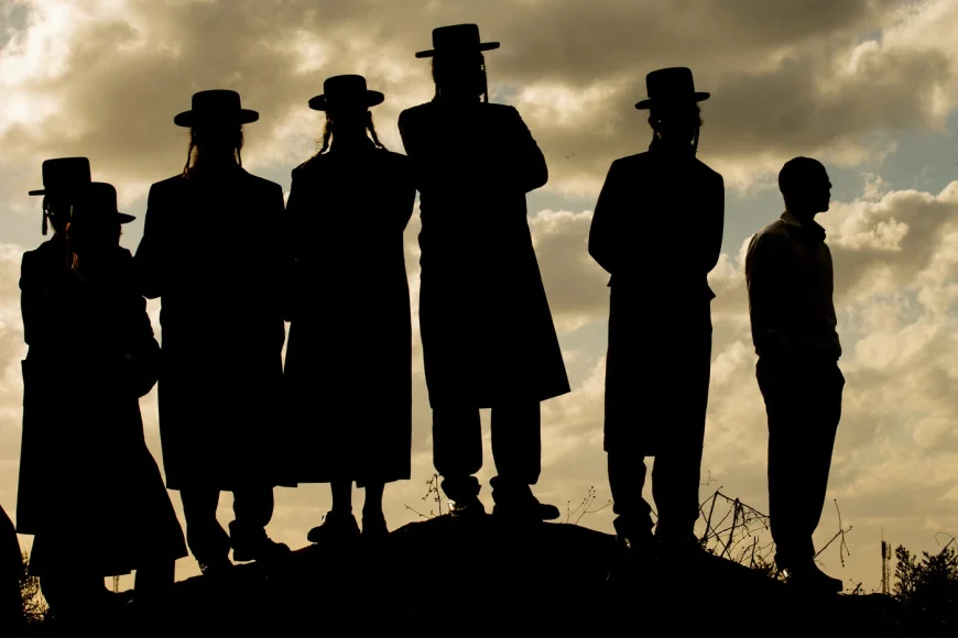 Mii de evrei ultrareligioși vor primi ordine de recrutare de la armata israeliană. O amenințare pentru coaliția guvernamentală