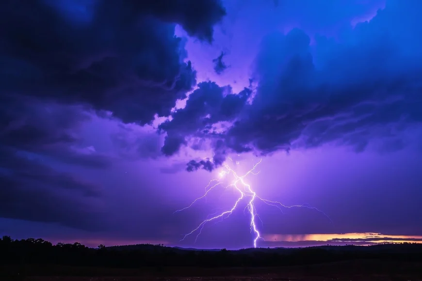 Cod roșu de vijelii puternice, emis acum de meteorologi. Atenționarea de căldură extremă a fost extinsă și prelungită