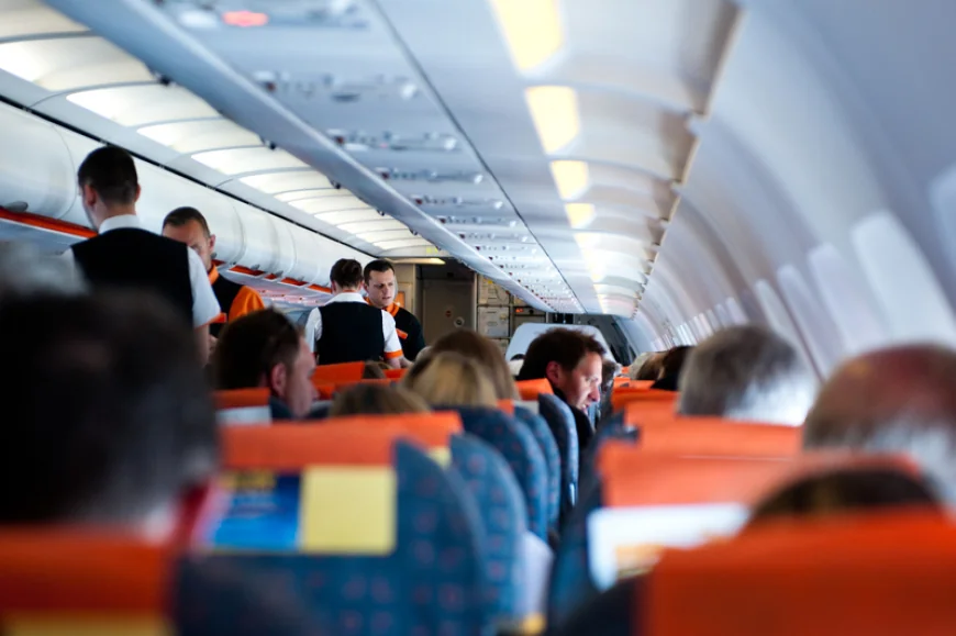 Vânătoarea de bagaje. O cunoscută companie aviatică dă recompense pentru identificarea genților care depășesc dimensiunile impuse