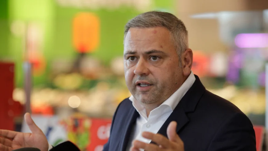Ministrul Agriculturii, Florin Barbu, vrea să se renunțe la investițiile în stadioane și săli de sport