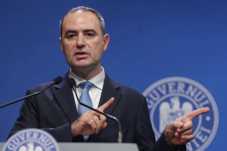 Ministrul Finanțelor prezintă astăzi noile măsuri fiscale la Bruxelles. O agenție de rating vine la București