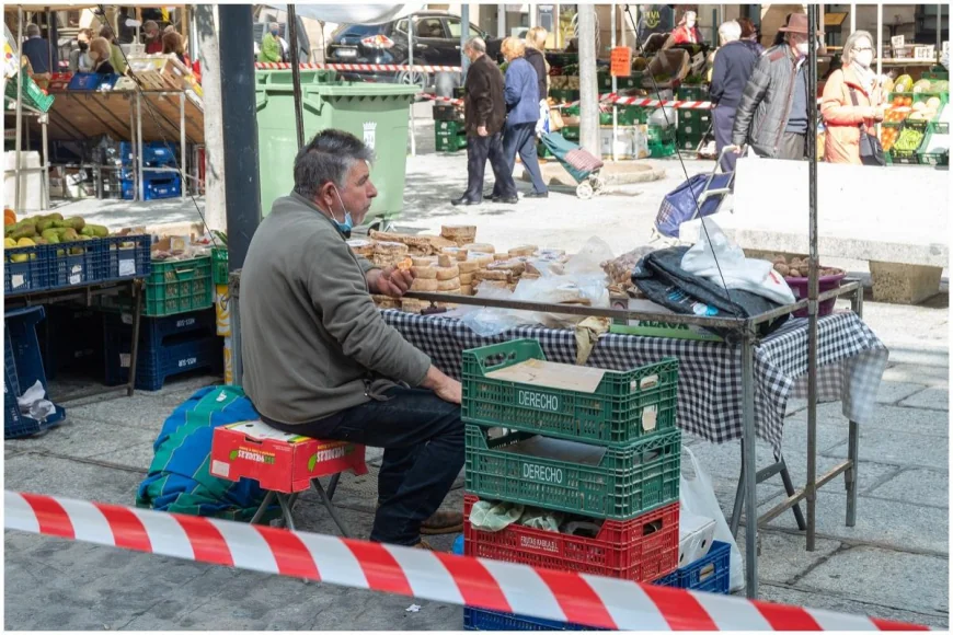Vânzător în piața din Făgăraș, păcălit de o femeie. L-a dus la ea acasă, l-a sedat și i-a furat 10.000 de lei