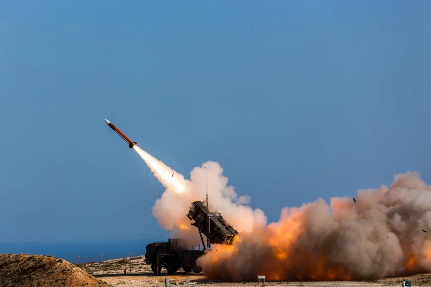 Armata SUA vrea să cumpere de patru ori mai multe rachete Patriot decât era planificat