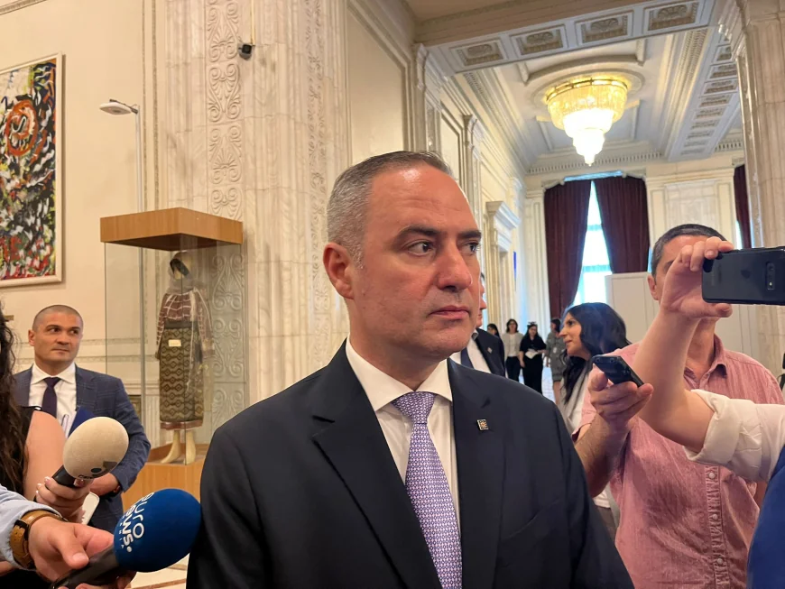 Ministrul Nazare anunță atragerea a 4,7 miliarde de euro printr-o emisiune de obligațiuni. „România este deja percepută ca mai stabilă”