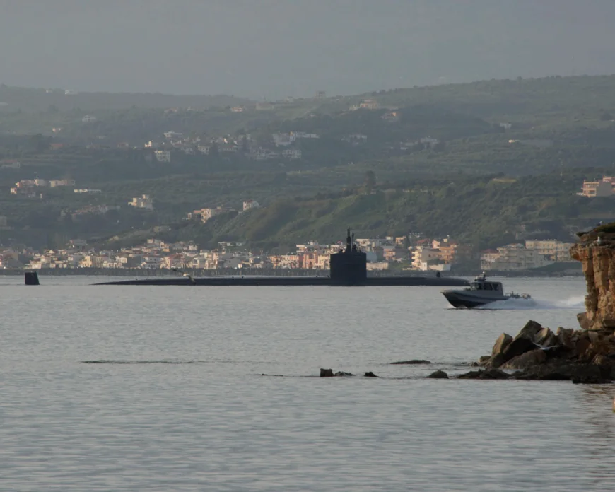 VIDEO Un submarin nuclear al SUA a făcut o oprire fără precedent. Amiralul responsabil de Europa afirmă că a transmis un mesaj