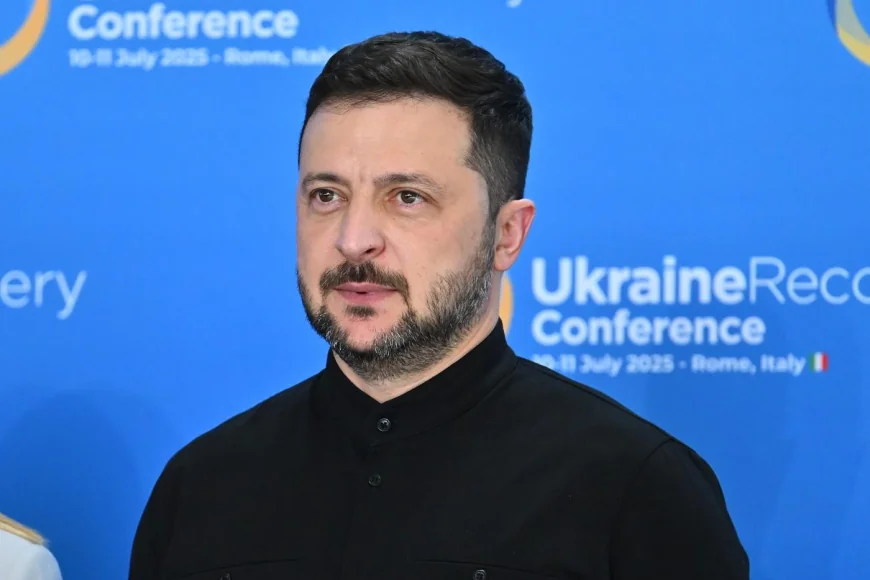 Scandal de spionaj în UE: Traducătoarea lui Zelenski, concediată pentru legături cu Rusia. Cum a fost prinsă