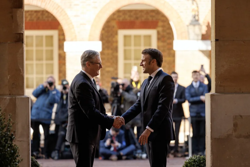 Keir Starmer și Emmanuel Macron vor o „creștere a presiunii” asupra lui Vladimir Putin pentru un armistiţiu în războiul cu Ucraina