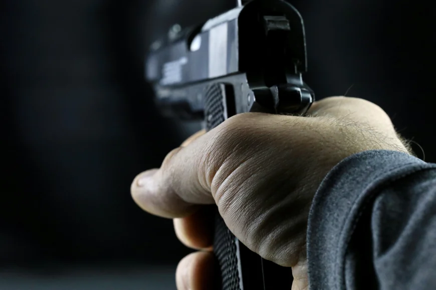 Un bărbat din Pakistan şi-a ucis fiica de 16 ani pentru că a refuzat să îşi şteargă contul de TikTok