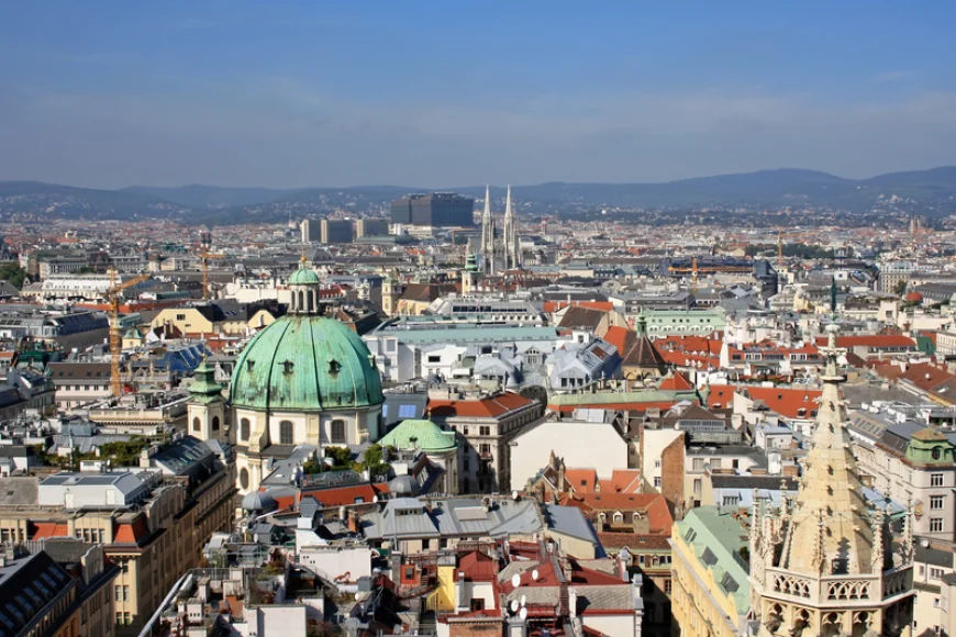Cum a ajuns unul dintre cele mai populare orașe turistice din Europa „o utopie a chiriașilor”