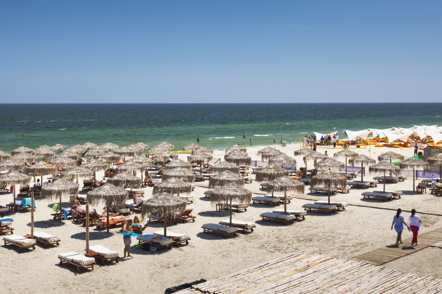 Cum va fi vremea la mare în acest weekend, potrivit meteorologilor. Ce înseamnă fenomenul de upwelling resimțit de turiști pe litoral