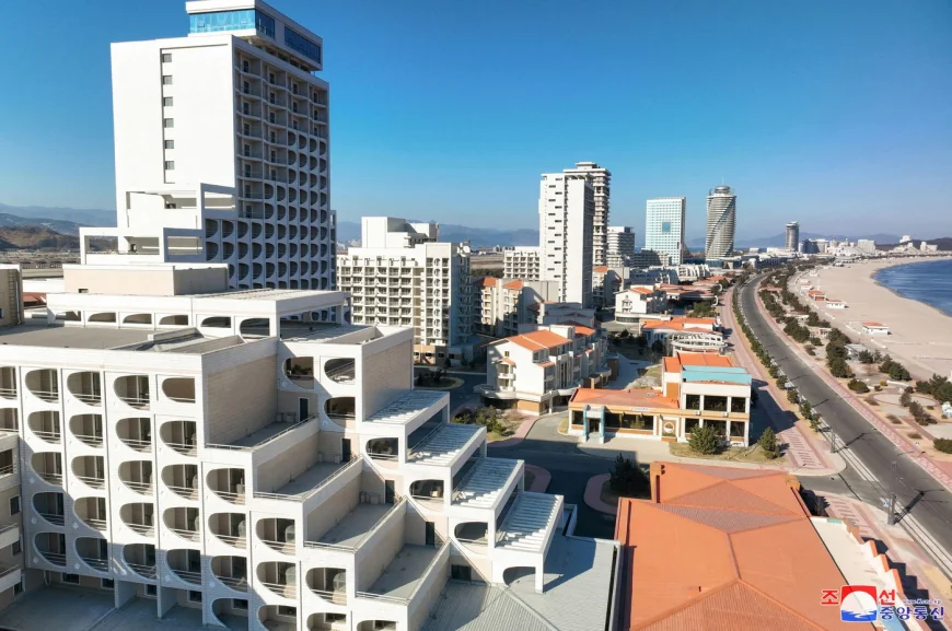 Stațiunea nord-coreeană în stil Benidorm a primit primii turiști ruși