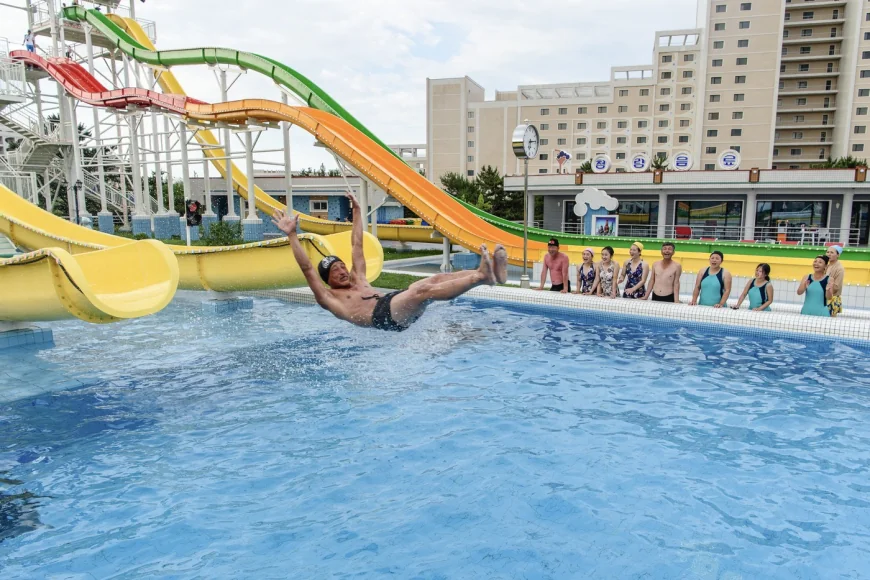 Primii turiști ruși au ajuns în stațiunea nord-coreeană inspirată de Benidorm