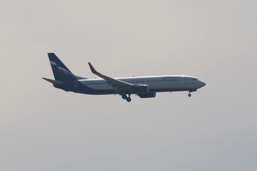 Rusia era cât pe ce să doboare un avion civil, după ce l-a confundat cu o dronă ucraineană. Avionul a suferit avarii