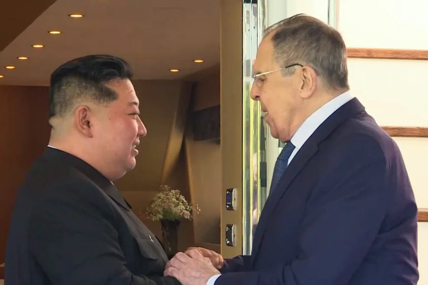 Serghei Lavrov s-a întâlnit cu Kim Jong un la Phenian. A lăudat Coreea de Nord pentru sprijinul oferit Rusiei în războiul din Ucraina