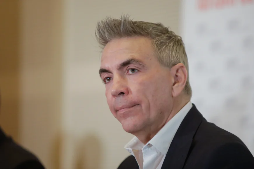 Într-un nou comentariu despre declarațiile de avere, Dragoș Anastasiu dă exemplul a două funcționare publice care „au măcinat două zile” să le completeze