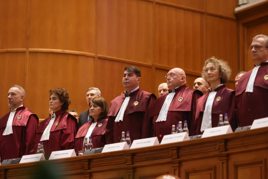 Cine sunt cei trei noi judecători ai Curții Constituționale. PSD, cea mai controversată numire