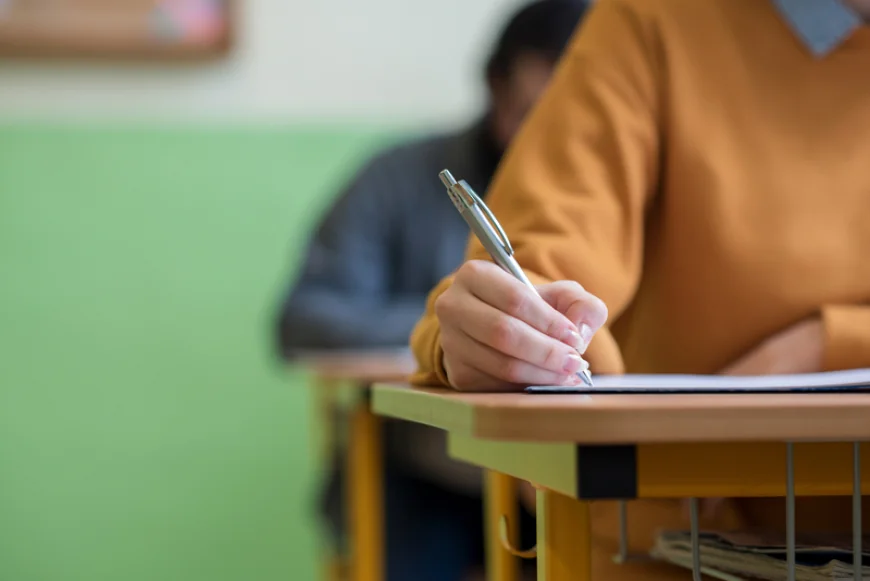Platformă online pentru elevii „care se pregătesc să facă pasul spre liceu” în București
