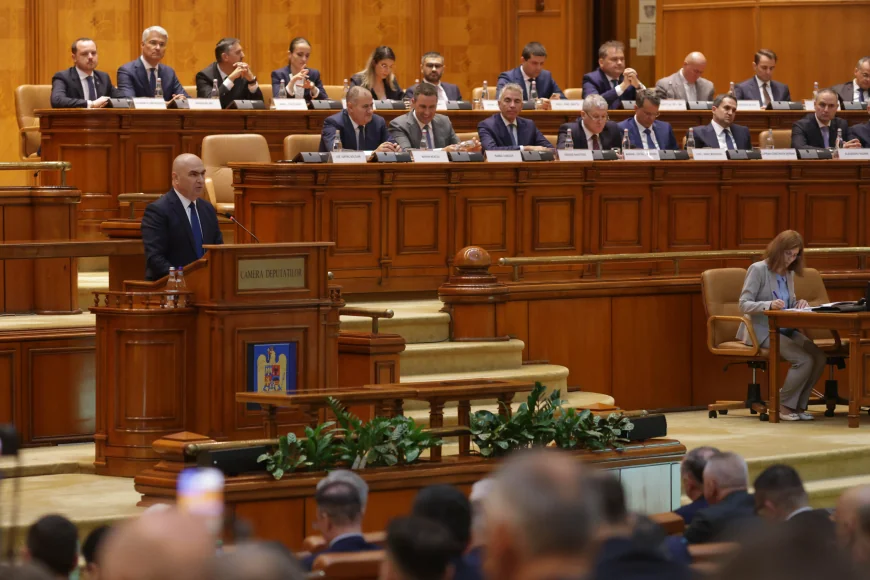 Moțiunea de cenzură împotriva Guvernului Bolojan, dezbătută și votată astăzi, de la ora 15:45. AUR a cerut amânarea ședinței