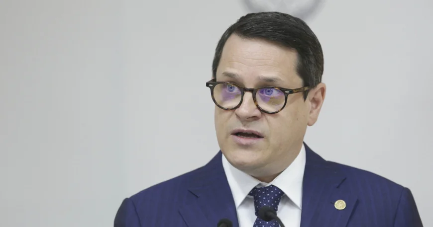 Eduard Hellvig, despre presupusele jocuri de putere din culisele politicii: „Nimic nu vinde mai bine decât o conspirație bună”