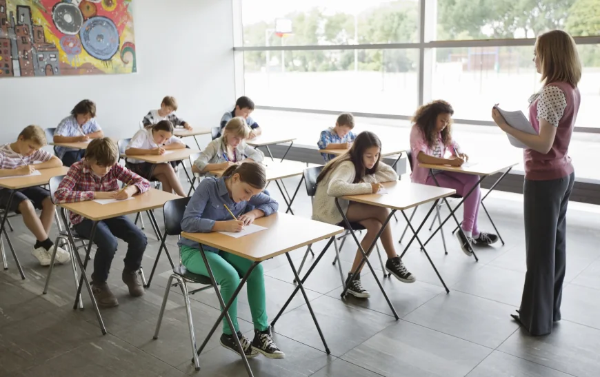 Proba scrisă la examenul de titularizare are loc marți: sunt așteptați aproape 40.000 de candidați