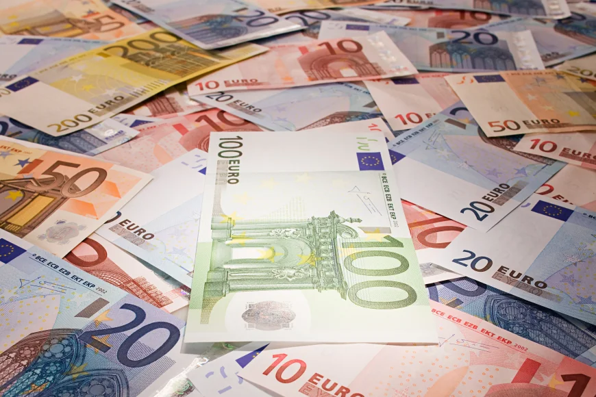 BCE a lansat un concurs pentru grafica viitoarelor bancnote euro. Care sunt temele propuse