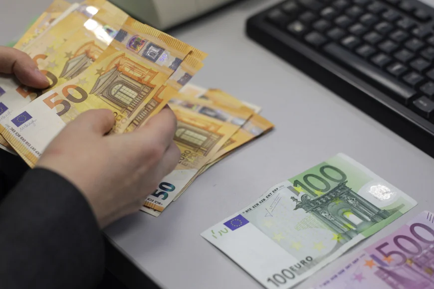 „România risca un curs la 6 lei euro și șomaj la 30-40%”. Avertismentul unui vicepremier