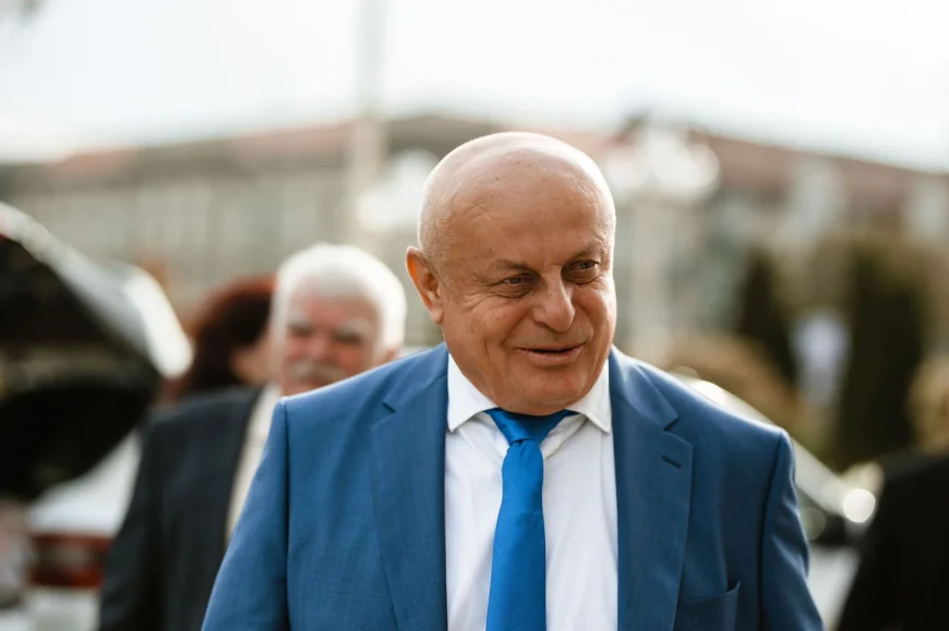 Directorul Romsilva, care a luat 100.000 de euro primă de pensionare, dă în judecată Regia. Teodor Țigan vrea despăgubiri cu dobândă