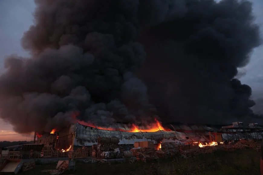 Polonia acuză Rusia că a atacat cu drone o fabrică poloneză de parchet din Ucraina. Mai mulți răniți grav