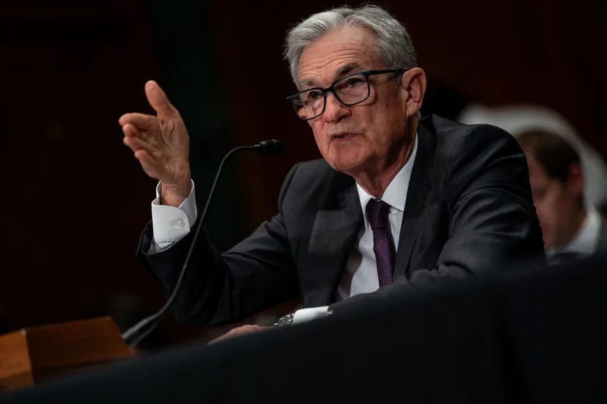 Trump pare hotărât și îl va concedia „în curând” pe șeful Fed, anunță presa americană