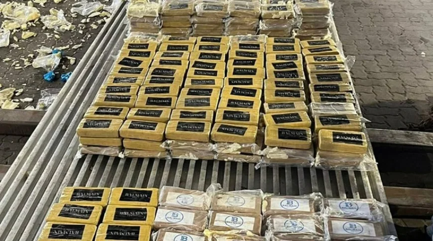 820 de kilograme de cocaină, capturate la intrarea în Rusia. Stupefiantele erau ascunse în containere cu banane