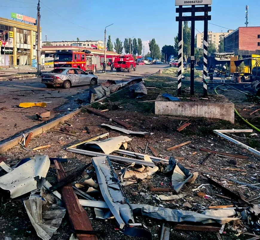 Bombă de 500 de kg lansată de ruși asupra unei piețe din Donețk: 2 morți, zeci de răniți, 50 de magazine și 300 de apartamente avariate