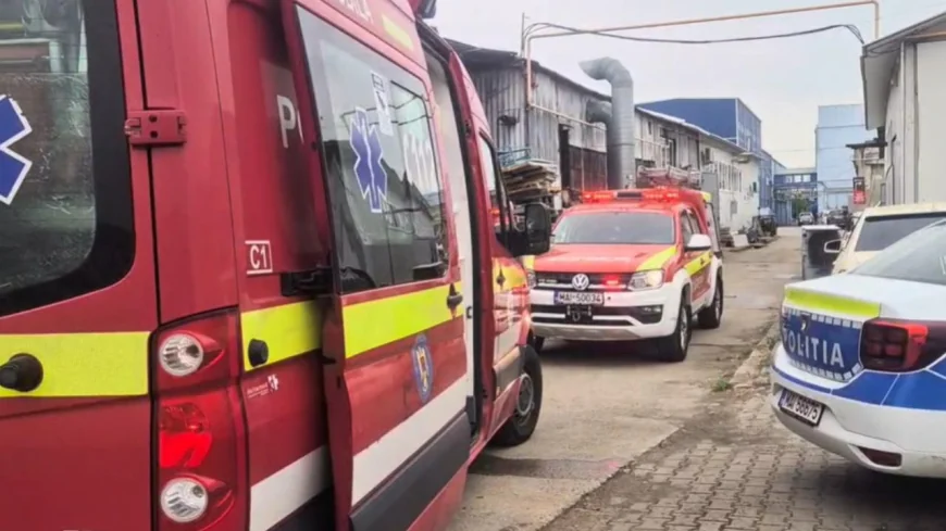Tânăr din Timişoara, mort după ce a căzut 5 metri în gol. Monta panouri pe acoperişul propriei hale