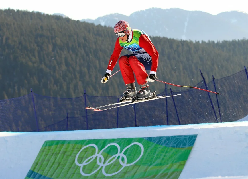Un fost medaliat olimpic a murit după ce a fost lovit de fulger, în timpul unei excursii