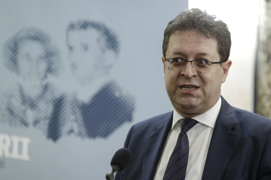 Suma luată în fiecare lună șeful RA-APPS, intrat și el în vizorul premierului Ilie Bolojan. Soția șefului de la protocol obținea mult mai mulți bani și avea mai multe joburi la stat