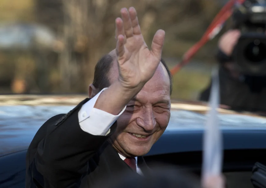 Ce a răspuns Elena Udrea când a fost întrebată dacă ar vorbi cu Traian Băsescu, dacă acesta o va suna