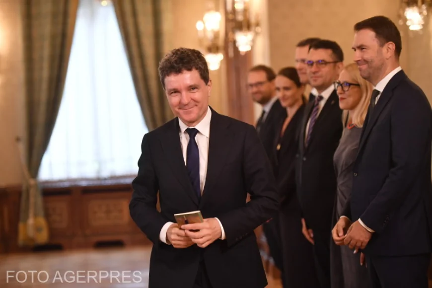 FOTO Cu cine merge Nicușor Dan în vizita oficială din Germania / Imagini din avion