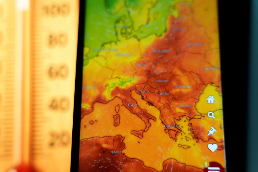 Care au fost cele mai calde locuri din România în timpul valurilor de căldură din iulie 2025