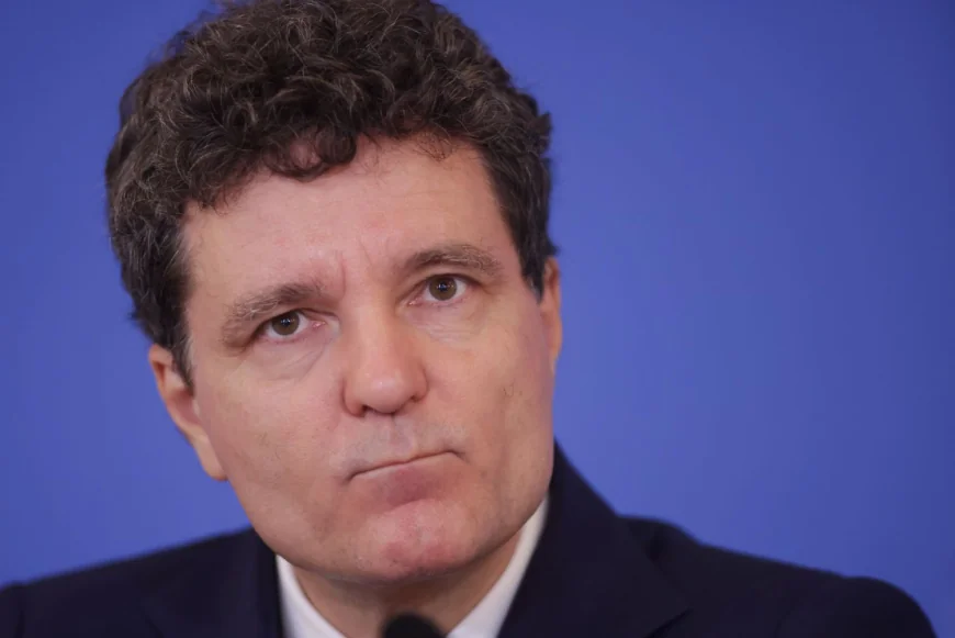 Este „neclară și impredictibilă”. Solicitare către Nicușor Dan, după ce a fost înfrânt la CCR, să retrimită în Parlament legea privind antisemitismul