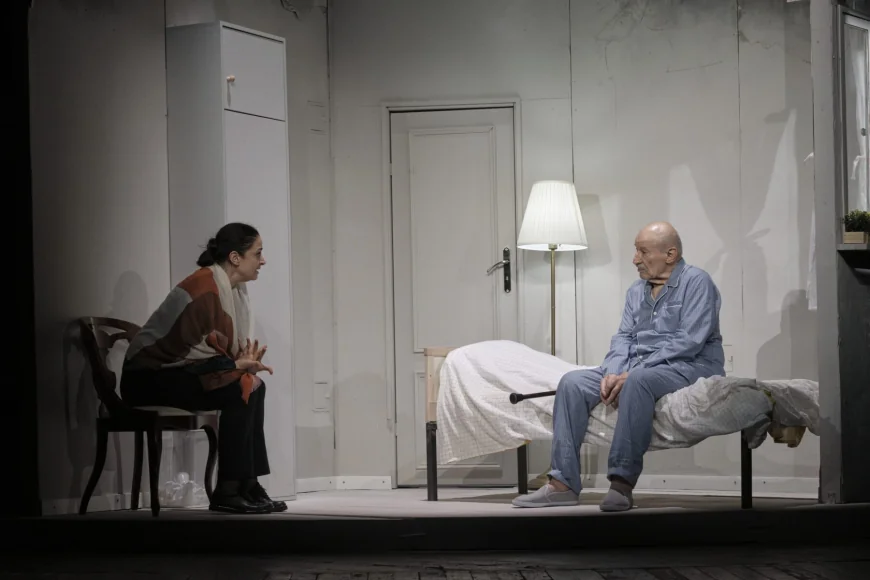 Mamă la teatru. De ce m-a dat peste cap o piesă cu Rebenciug pe care ar fi bine să o vedem toți