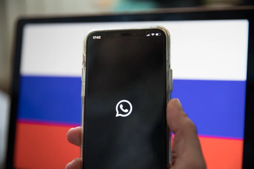 Rusia își dezvoltă propria aplicație de mesagerie. WhatsApp, avertizat să se pregătească de plecare