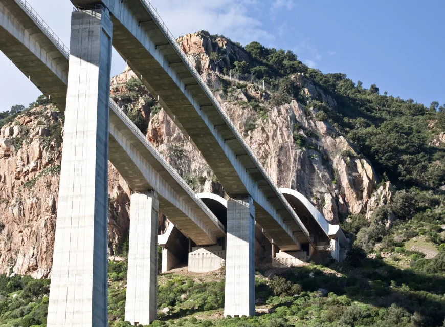 Fabuloasa poveste geamănă a autostrăzii Sibiu – Pitești și a autostrăzii din Bulgaria pe care românii ajung în Grecia, prin Kulata. „Dacă ne întrebați când sunt gata, pot oferi o singură dată”