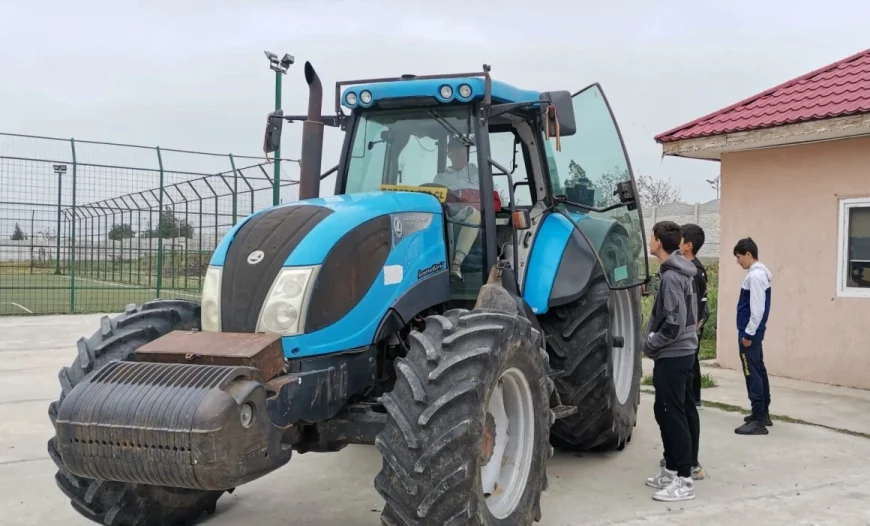 REPORTAJ. Un liceu de lângă Dunăre scoate în fiecare an agricultori calificați: „Nu vă uitați că sunt în rochie, merg pe câmp și muncesc toată vara. Îmi place” / În unele cazuri, salariile pot ajunge la 10.000 lei pe lună
