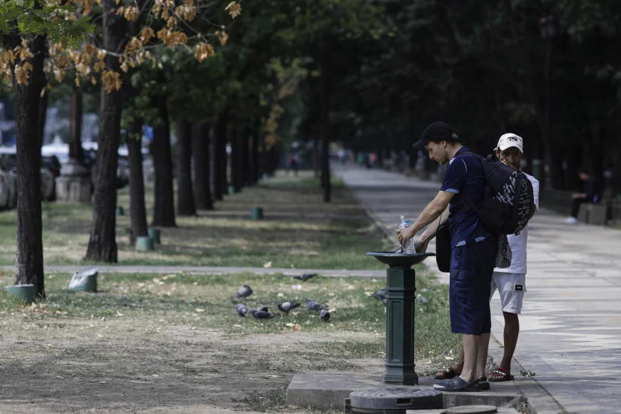 Valul de căldură: Avertizare pentru patru județe duminică, de luni canicula se va extinde în jumătate de țară / Temperaturile vor urca până la 40 de grade