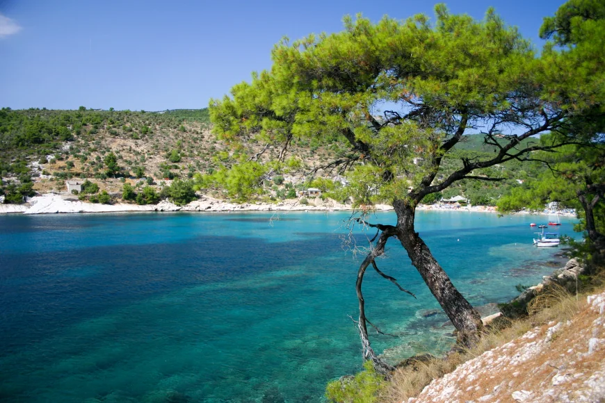 Unul dintre cele mai puternice valuri de caniculă din ultimii ani, începând de luni, în Grecia, destinația de vacanță aflată în topul românilor