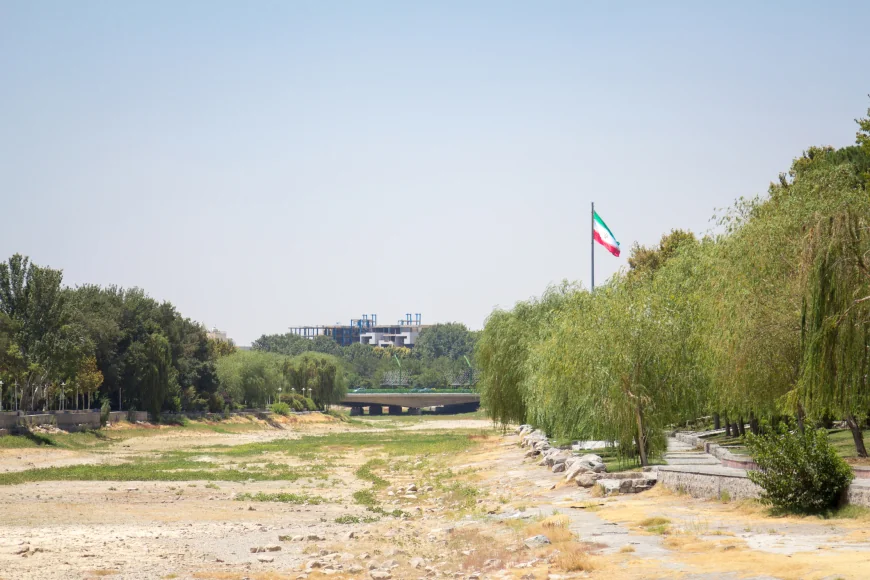 Caniculă extremă în Iran, temperaturile au trecut de 50 de grade / Rezervele de apă ale Teheranului au scăzut la minimul ultimului secol