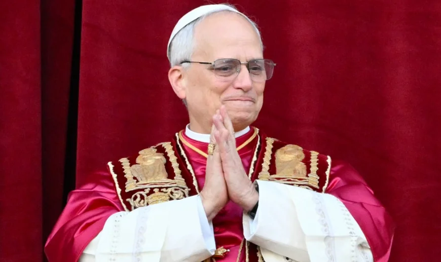 Papa Leon, nou apel pentru încetarea „barbariei războiului” după ce singura biserică catolică din Gaza a fost bombardată