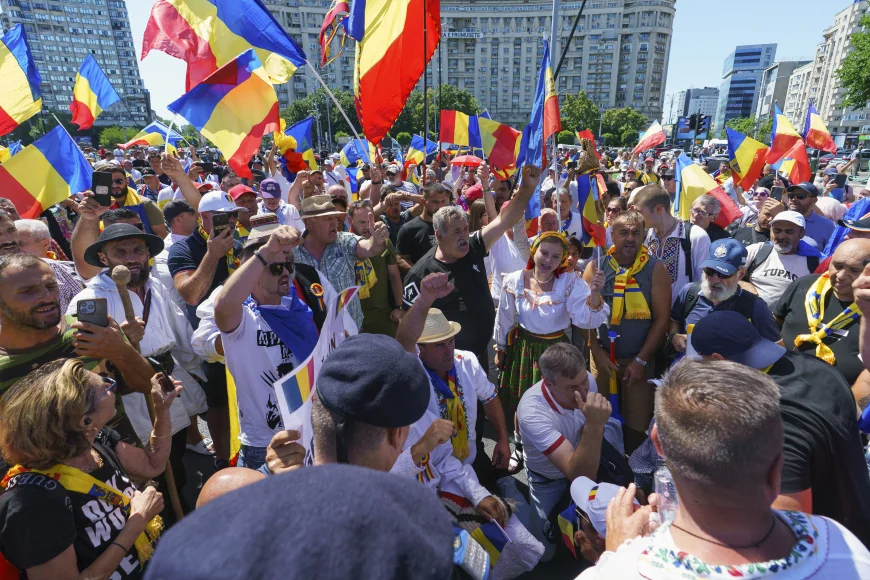 Amenzi de aproape 73.000 de lei și 6 dosare penale după protestele de duminică. Patru persoane au fost reținute