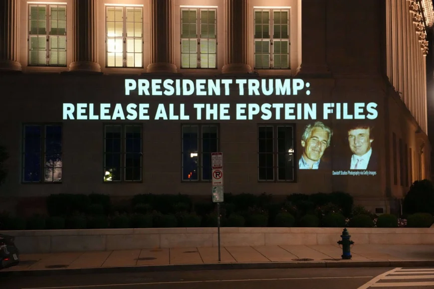 Un mesaj obscen către infractorul sexual Epstein și un proces de miliarde cu Wall Street Journal. Ce se întâmplă în conflictul dintre Trump și mogulul Rupert Murdoch