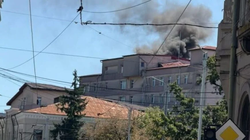 VIDEO Incendiu la maternitatea Cuza Vodă din Iași. Zeci de persoane au fost evacuate