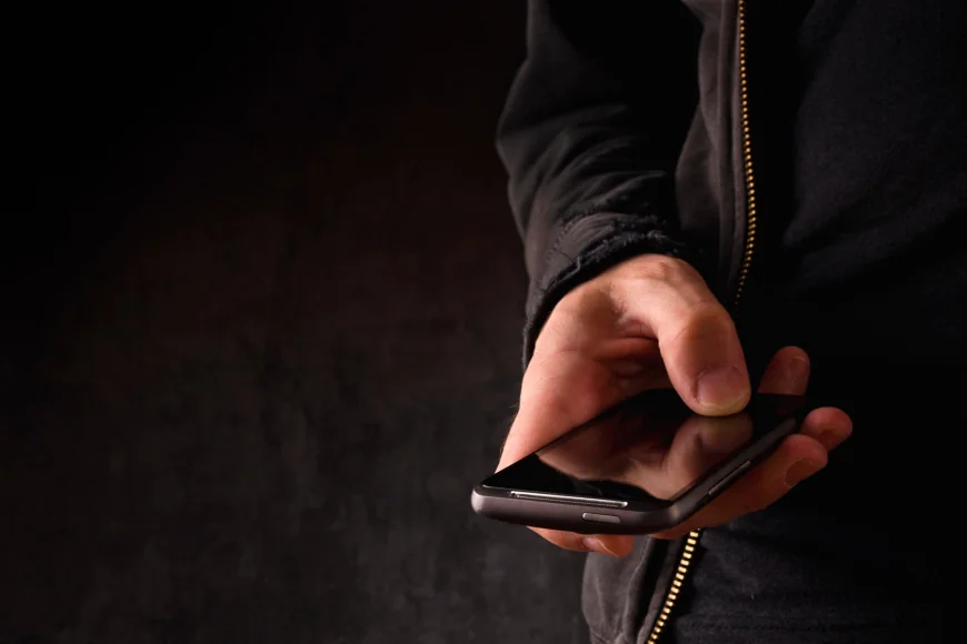 Încă o tentativă de fraudă telefonică, semnalată de DNSC. Infractorii se folosesc de numele unei instituții la care puțini s-ar aștepta